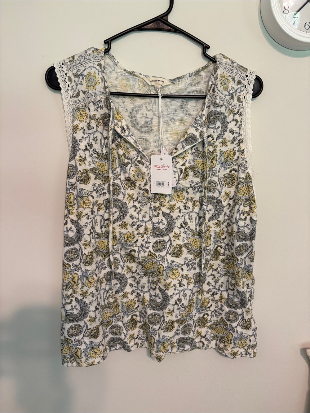 Lucky Brand White Floral V-Neck Sleeveless Cami with Lace Trim